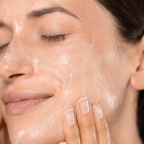 Freshly Exfoliating Rose Facial Cleanser 100ml